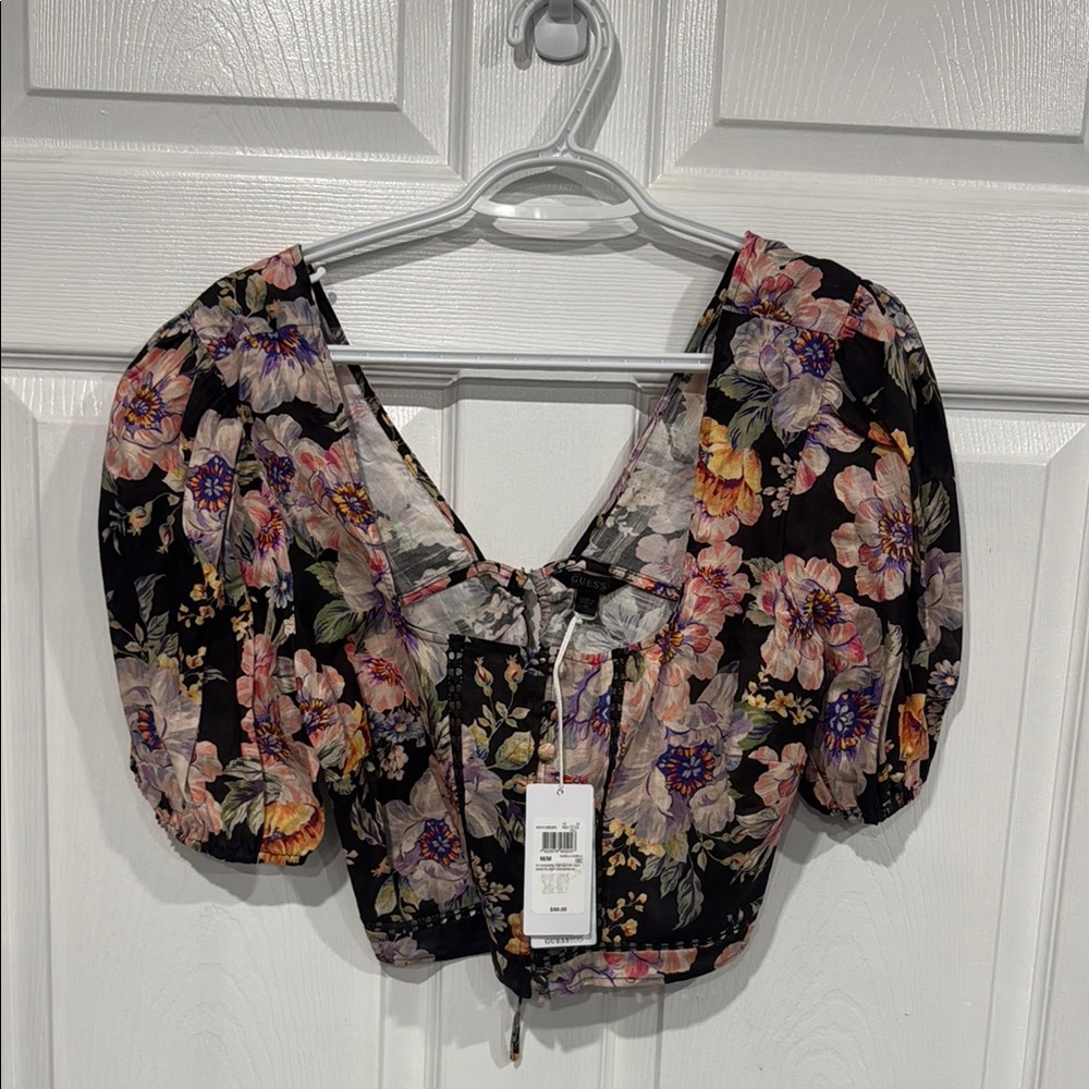 Guess Puff Sleeve Top
Size Medium
NWT
Floral Print